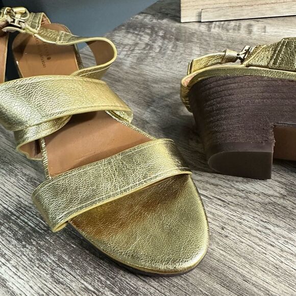 Kate Spade Saturday Women’s 9 Brand New Gold Strappy Sandals Metallic NWT New - Picture 13 of 13